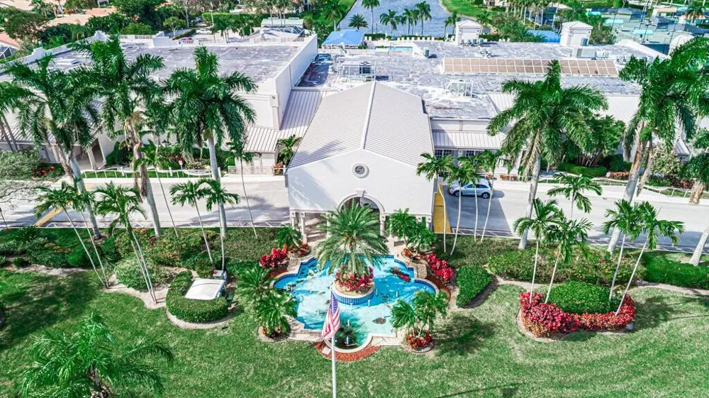 7027 Summer Tree Drive #201 Boynton Beach, FL 33437