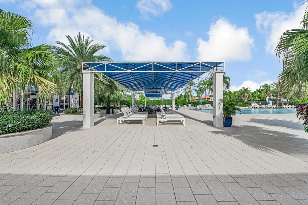 7027 Summer Tree Drive #201 Boynton Beach, FL 33437