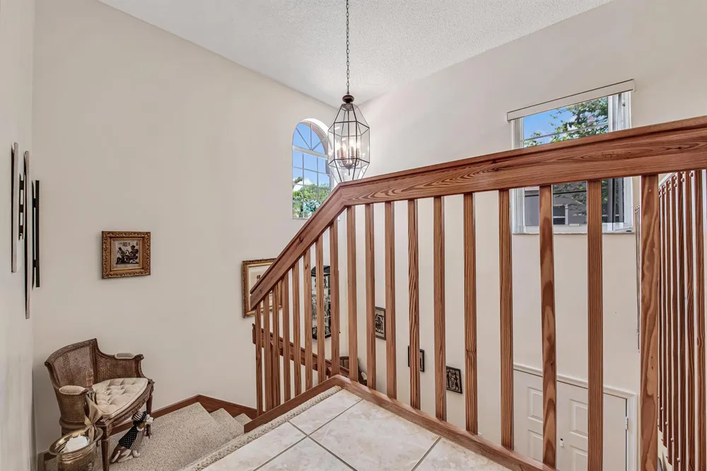 7027 Summer Tree Drive #201 Boynton Beach, FL 33437
