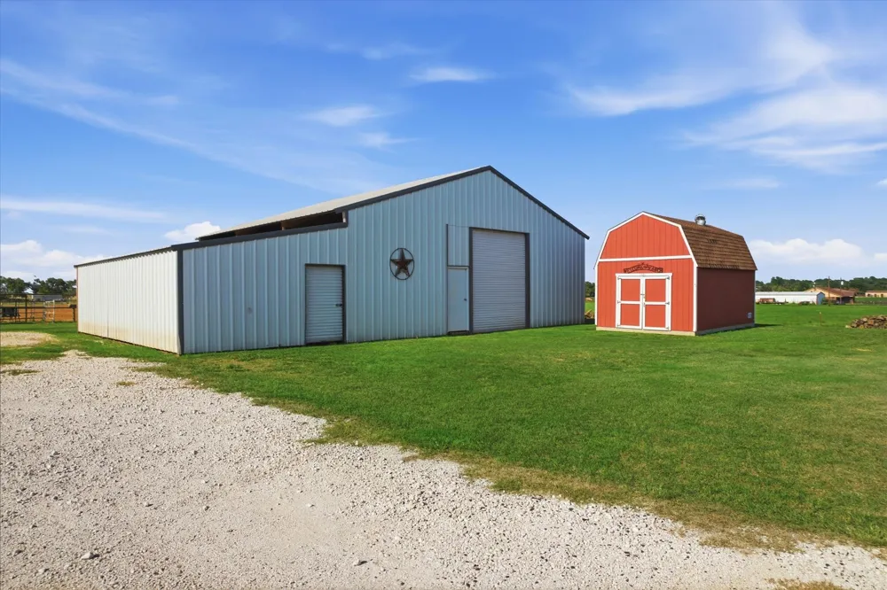 685 W Line Road Whitesboro, TX 76273