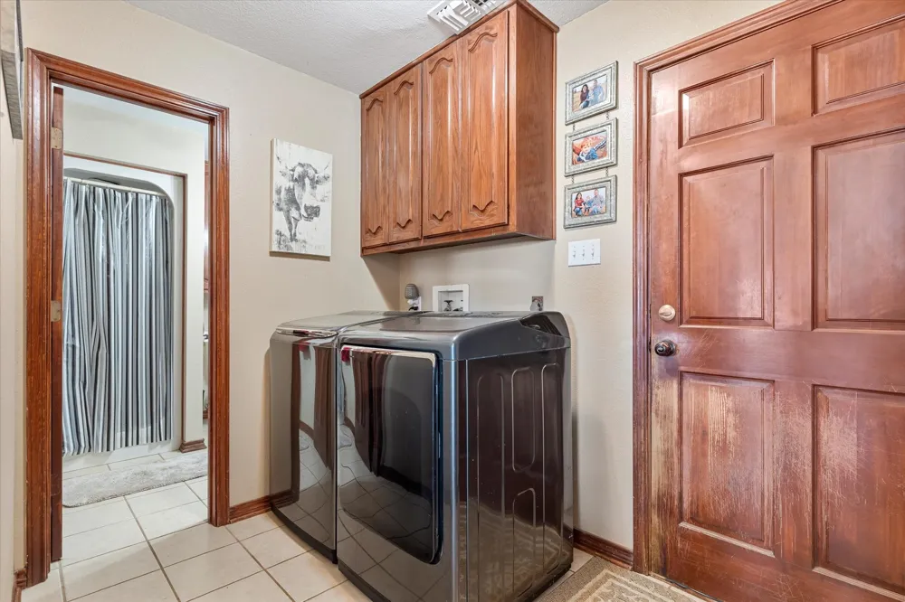 685 W Line Road Whitesboro, TX 76273