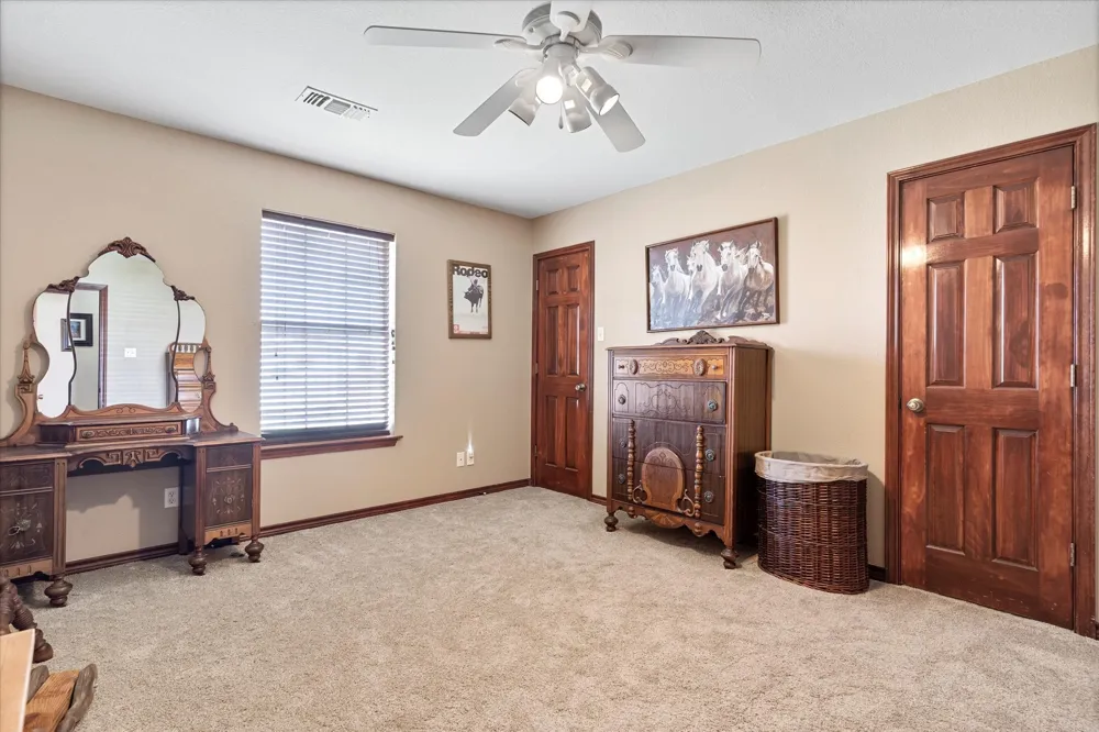 685 W Line Road Whitesboro, TX 76273