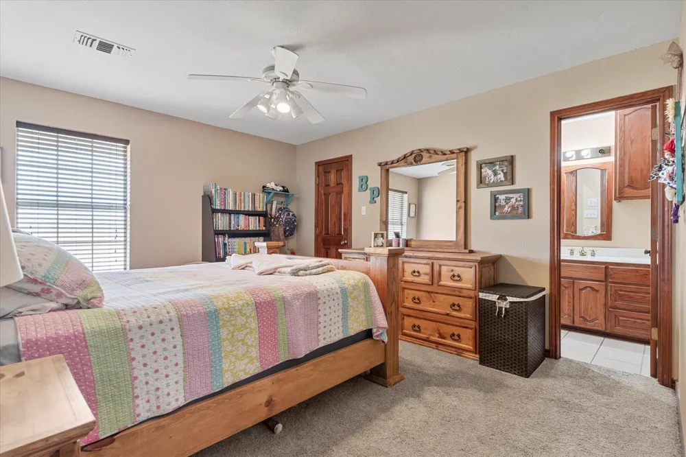 685 W Line Road Whitesboro, TX 76273