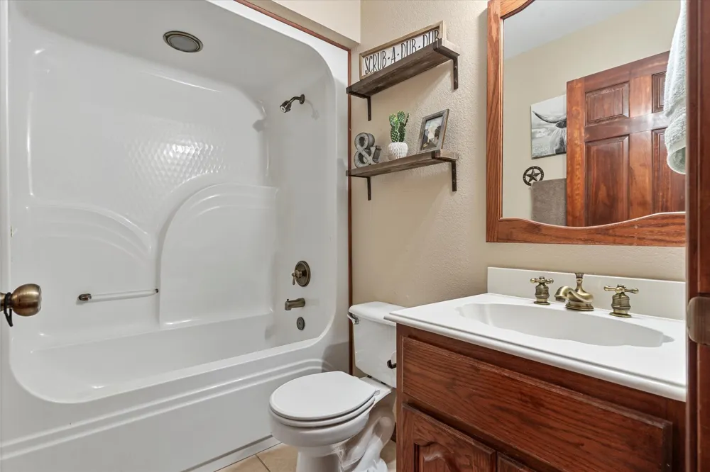 685 W Line Road Whitesboro, TX 76273