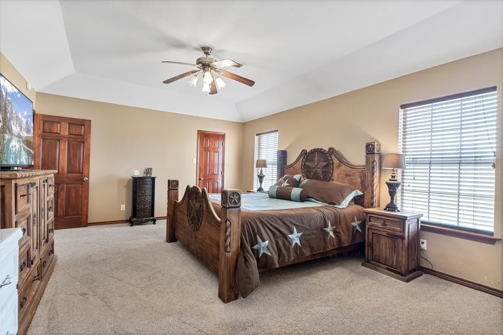 685 W Line Road Whitesboro, TX 76273