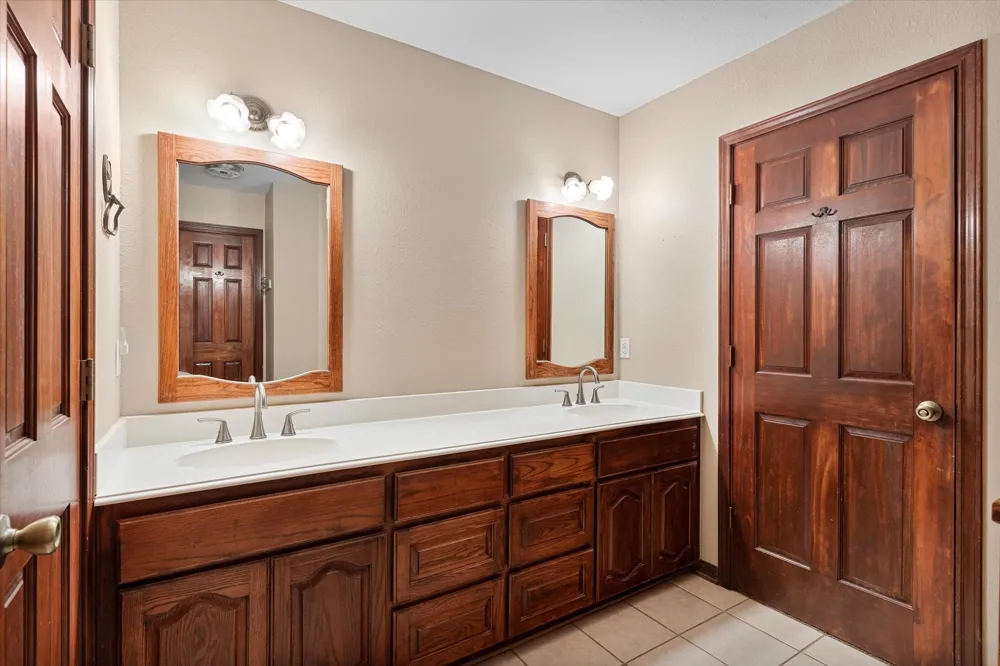 685 W Line Road Whitesboro, TX 76273