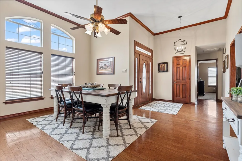 685 W Line Road Whitesboro, TX 76273