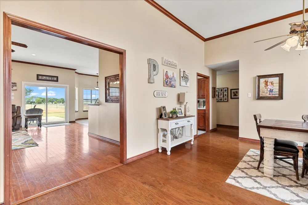 685 W Line Road Whitesboro, TX 76273