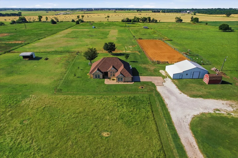 685 W Line Road Whitesboro, TX 76273