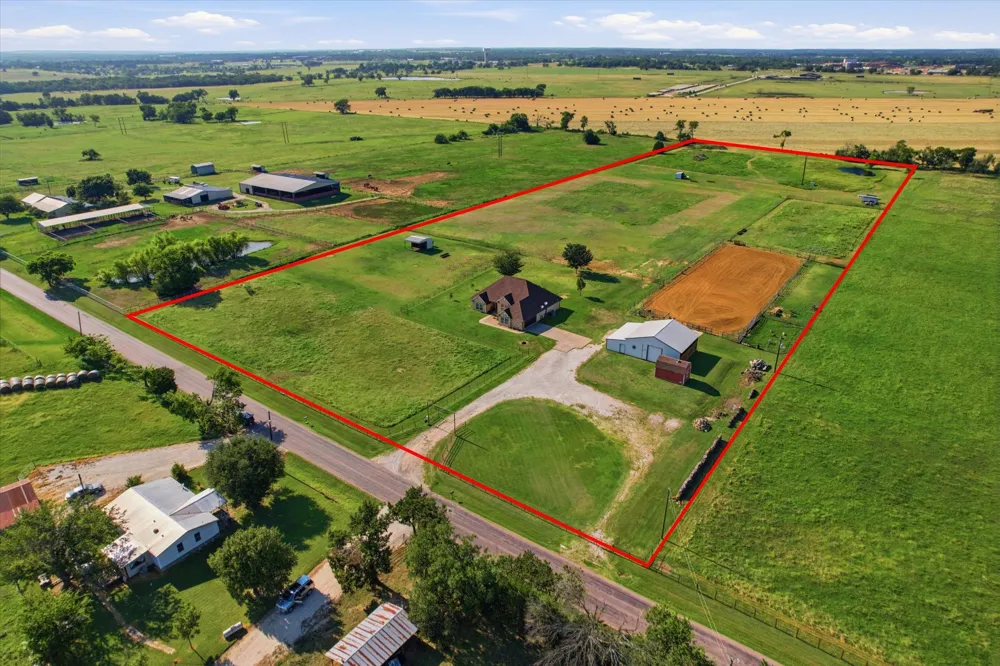 685 W Line Road Whitesboro, TX 76273