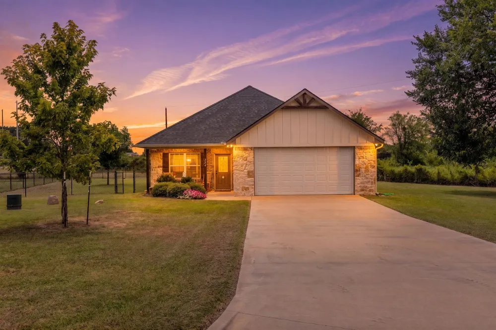 228 Mill Street Emory, TX 75440