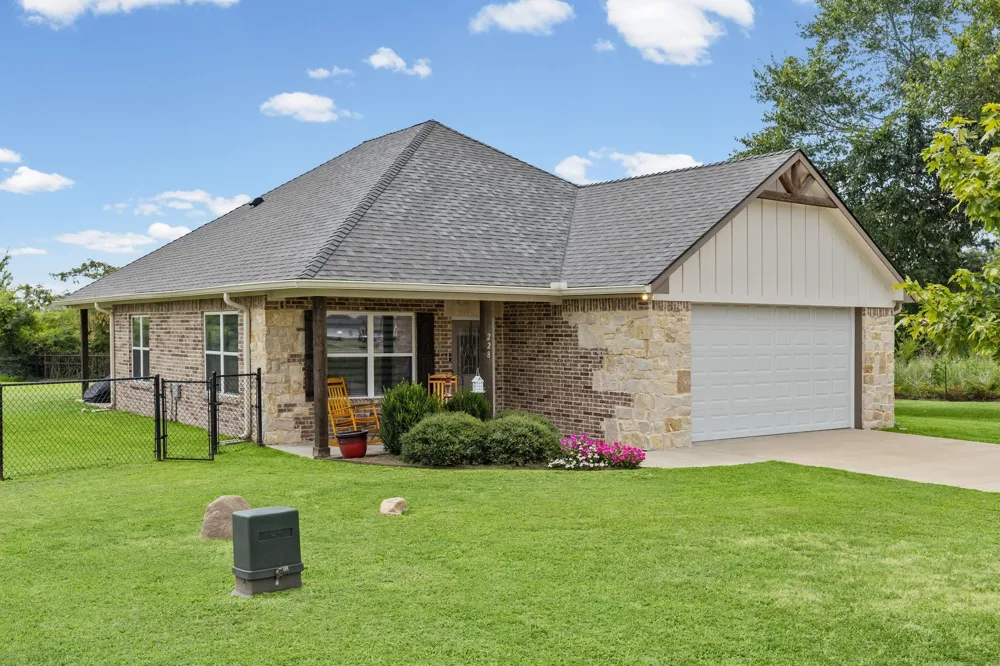 228 Mill Street Emory, TX 75440