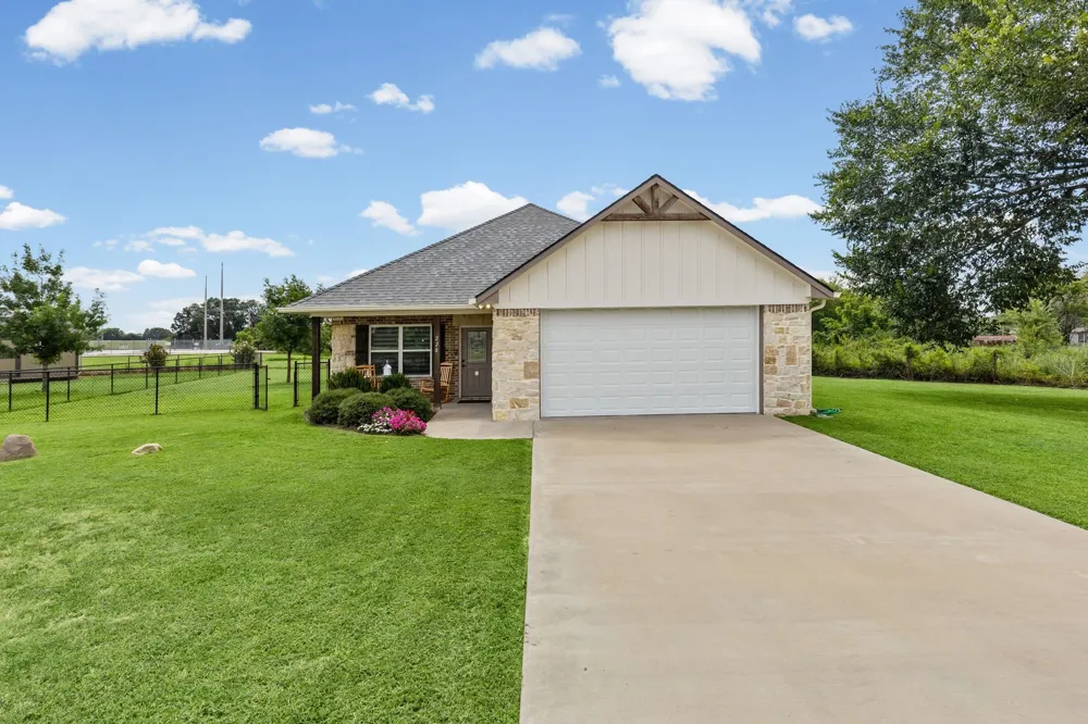 228 Mill Street Emory, TX 75440