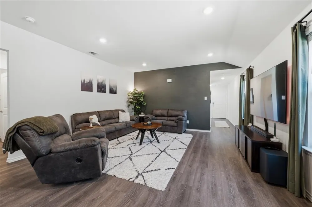 2560 Russell Street Crandall, TX 75114