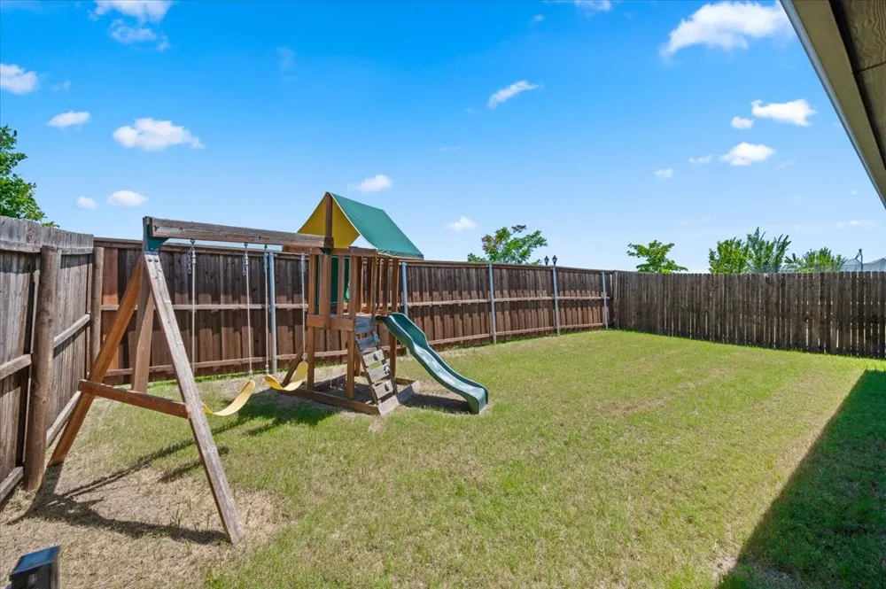 2560 Russell Street Crandall, TX 75114