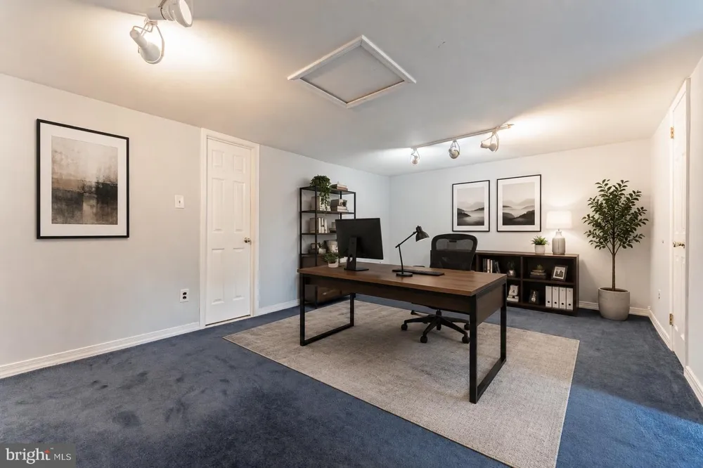 11 CHATEAU CIRCLE Chesterbrook, PA 19087