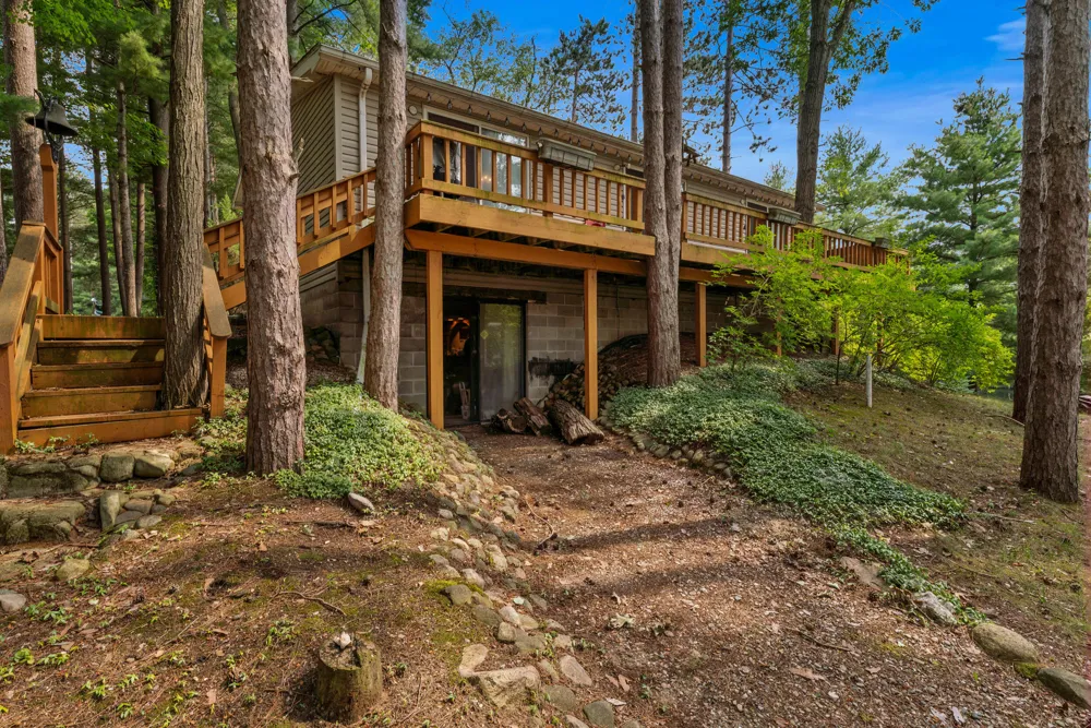 8242 Spruce Drive Reading, MI 49274
