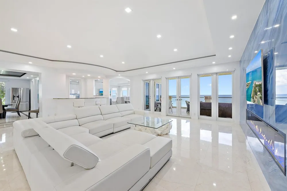 2070 Ocean Boulevard #PH4 Boca Raton, FL 33431