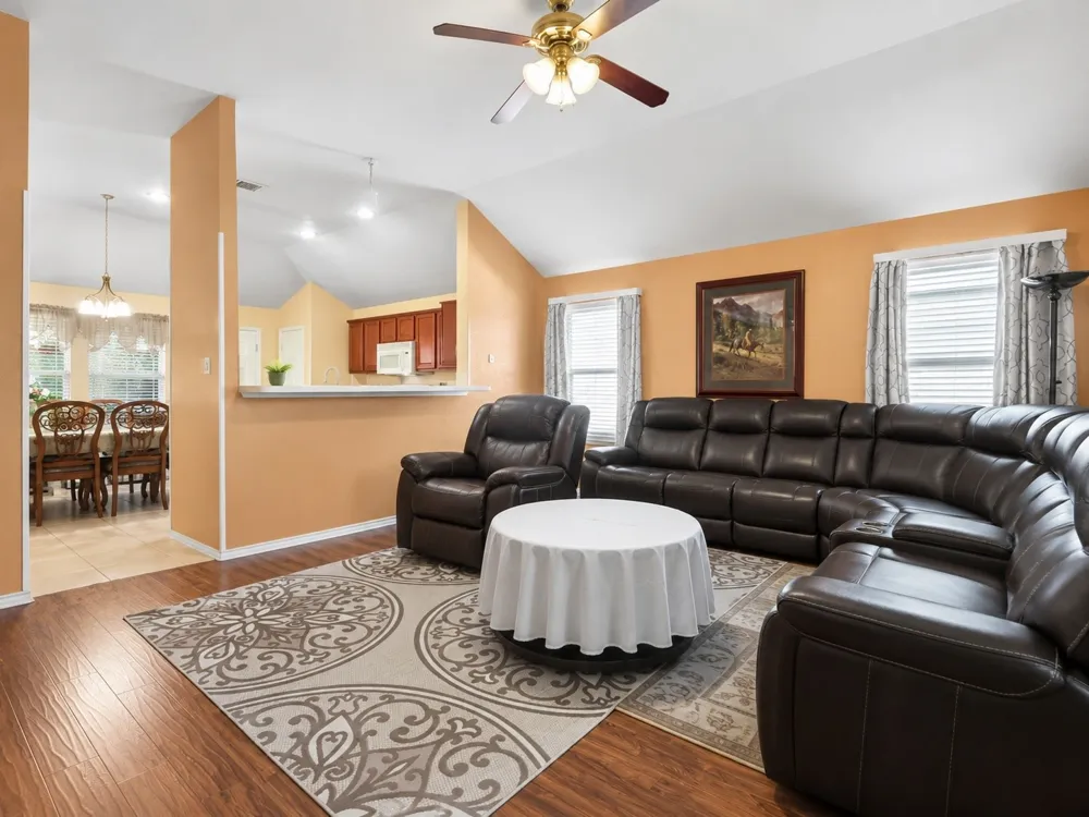 3809 S Peachtree Road Balch Springs, TX 75180