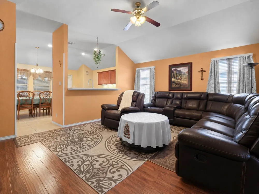 3809 S Peachtree Road Balch Springs, TX 75180