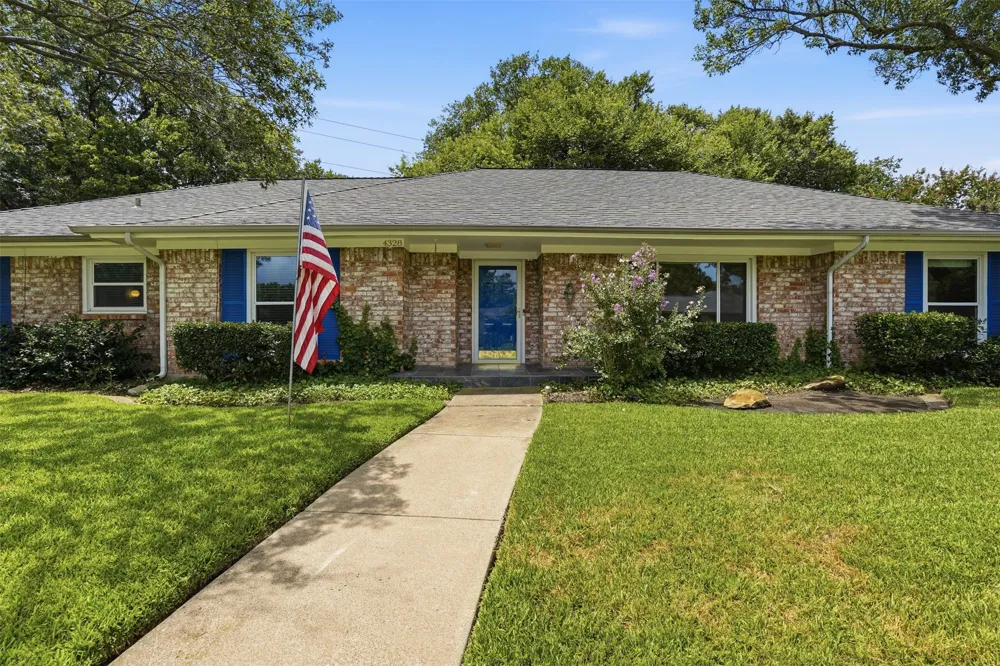 4328 Winding Way Benbrook, TX 76126