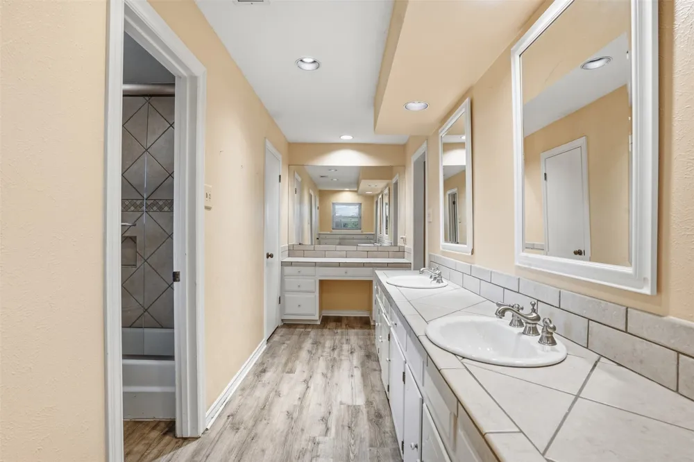 4328 Winding Way Benbrook, TX 76126