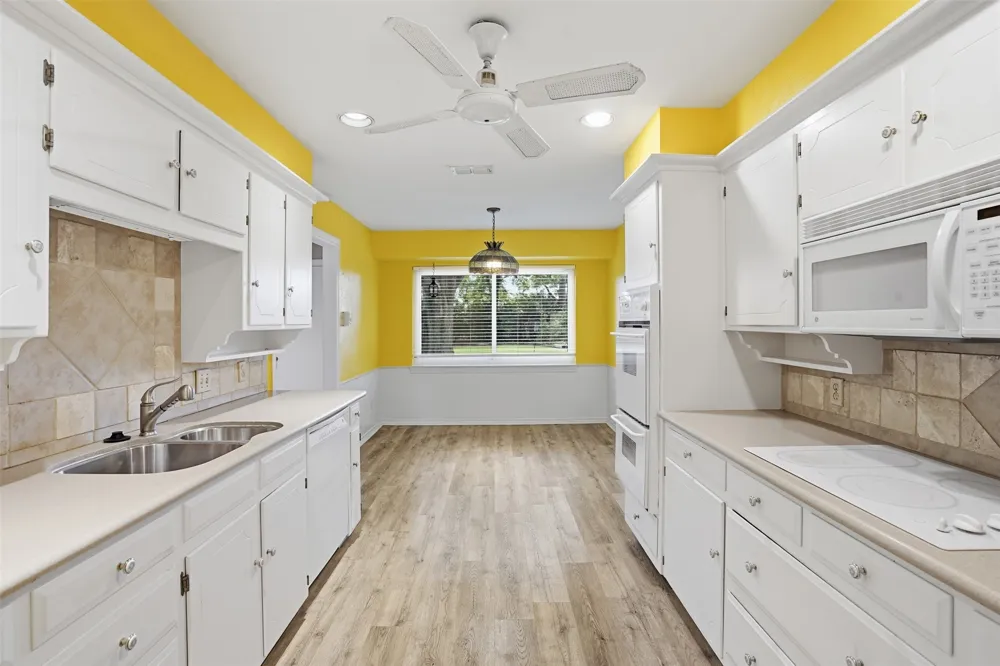 4328 Winding Way Benbrook, TX 76126