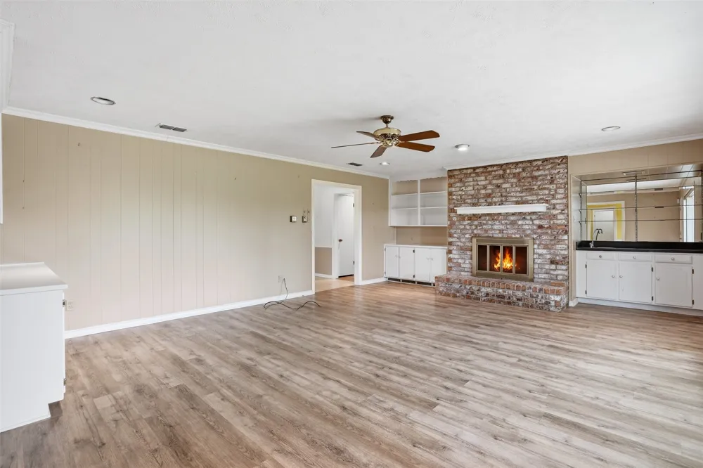 4328 Winding Way Benbrook, TX 76126