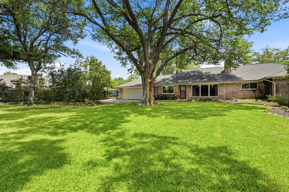 4328 Winding Way Benbrook, TX 76126