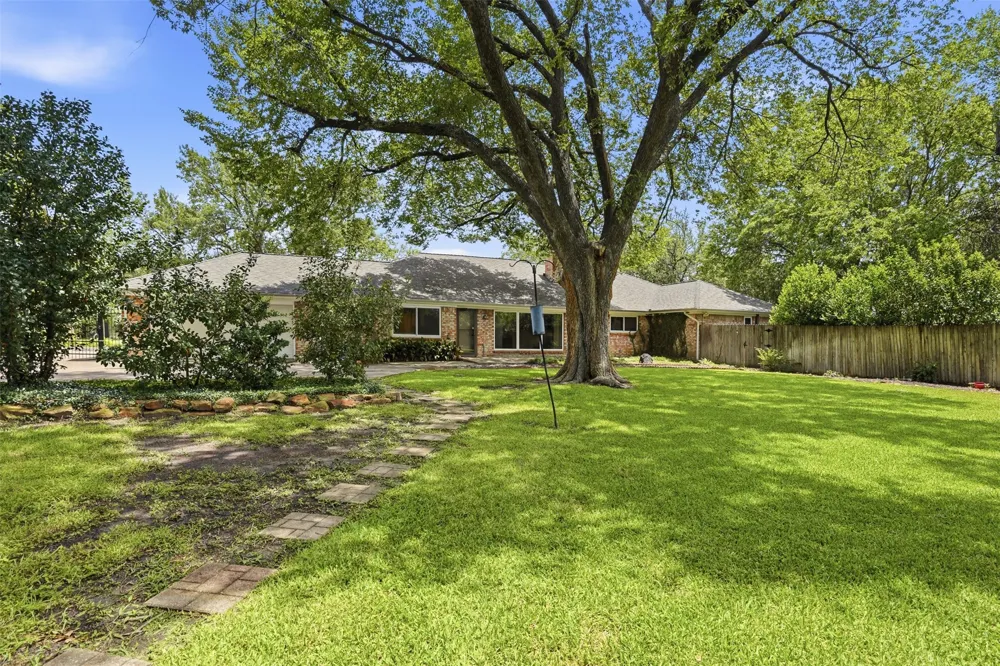4328 Winding Way Benbrook, TX 76126