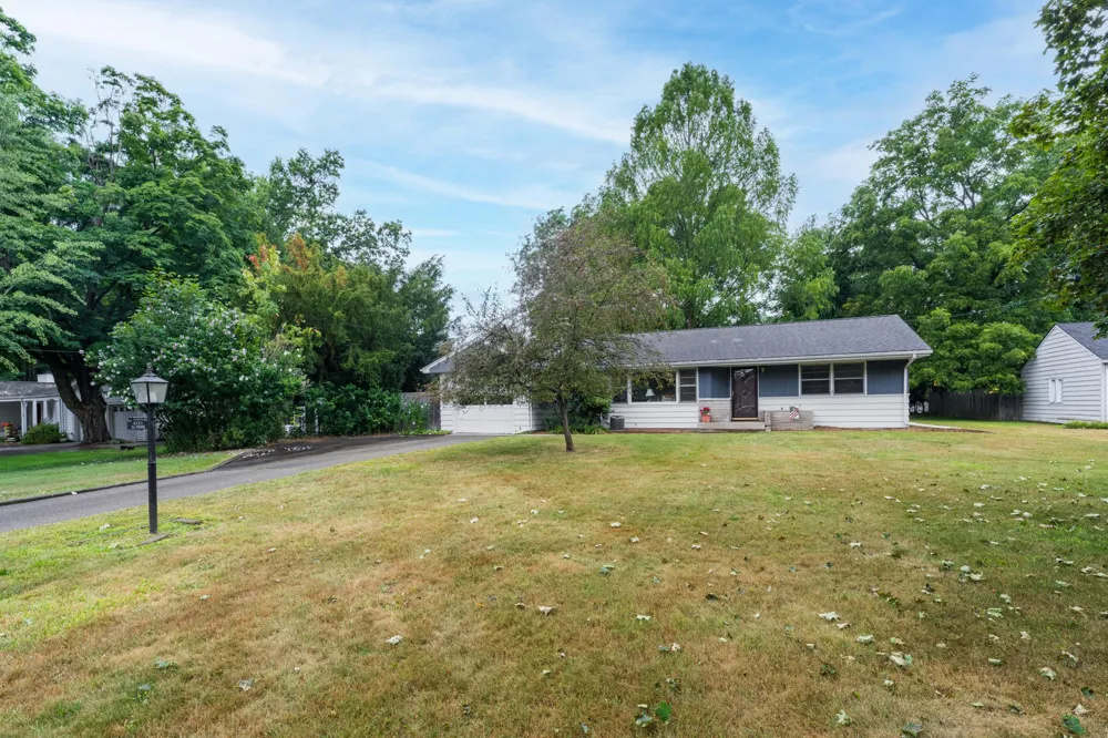 4342 Old Colony Road Kalamazoo, MI 49008