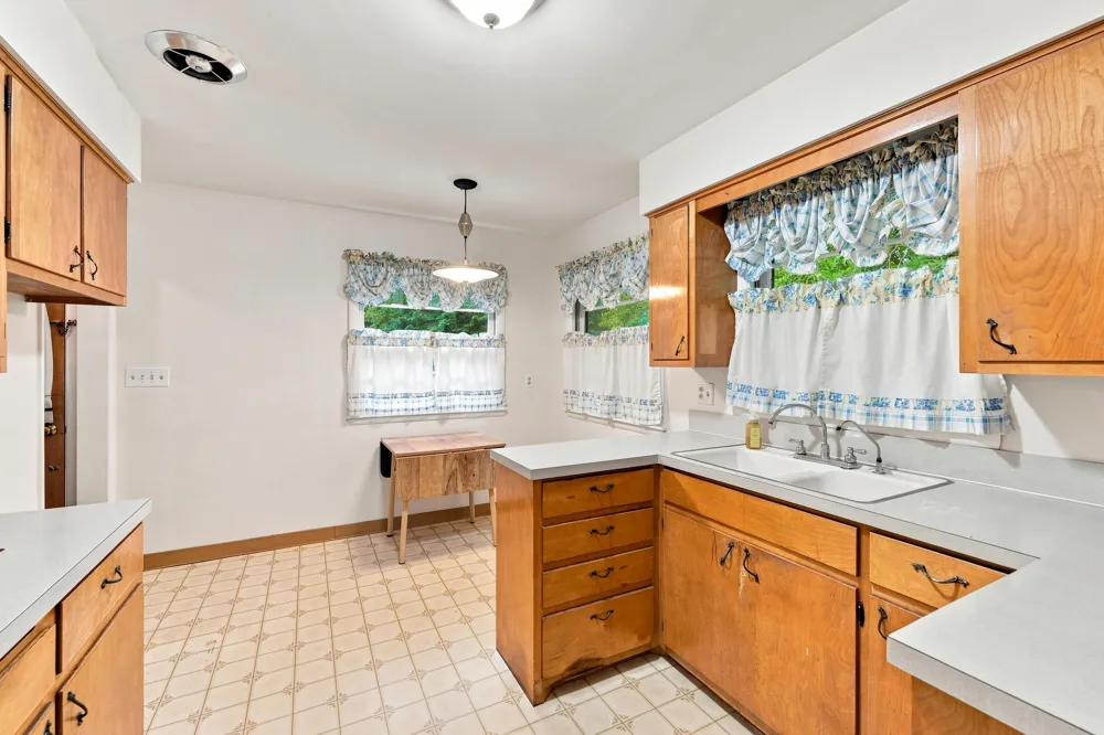 4342 Old Colony Road Kalamazoo, MI 49008