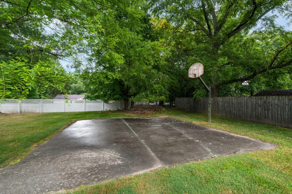 4342 Old Colony Road Kalamazoo, MI 49008