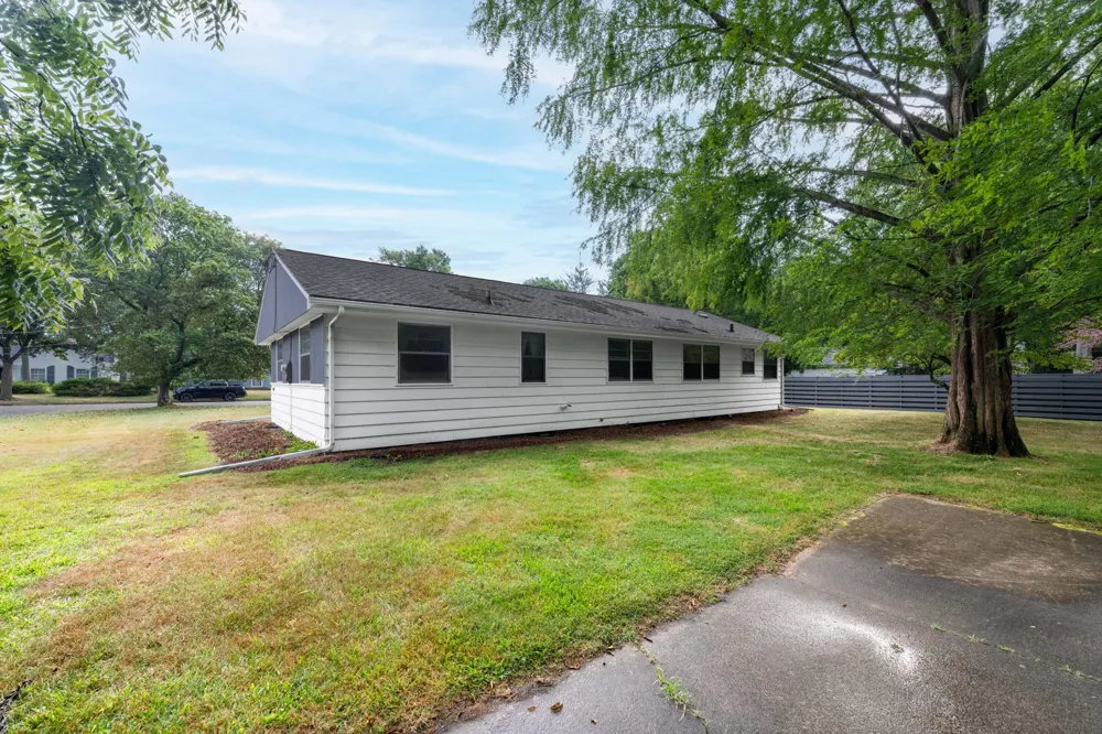 4342 Old Colony Road Kalamazoo, MI 49008