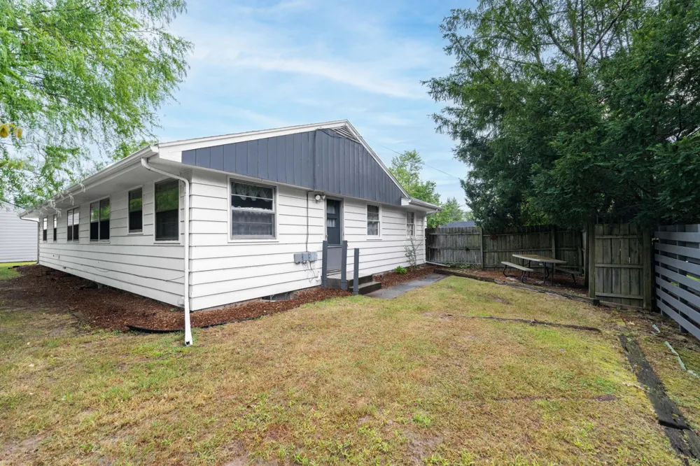 4342 Old Colony Road Kalamazoo, MI 49008
