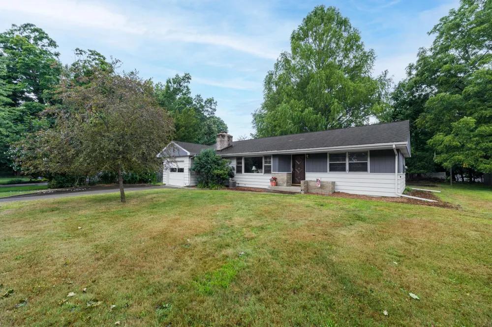 4342 Old Colony Road Kalamazoo, MI 49008