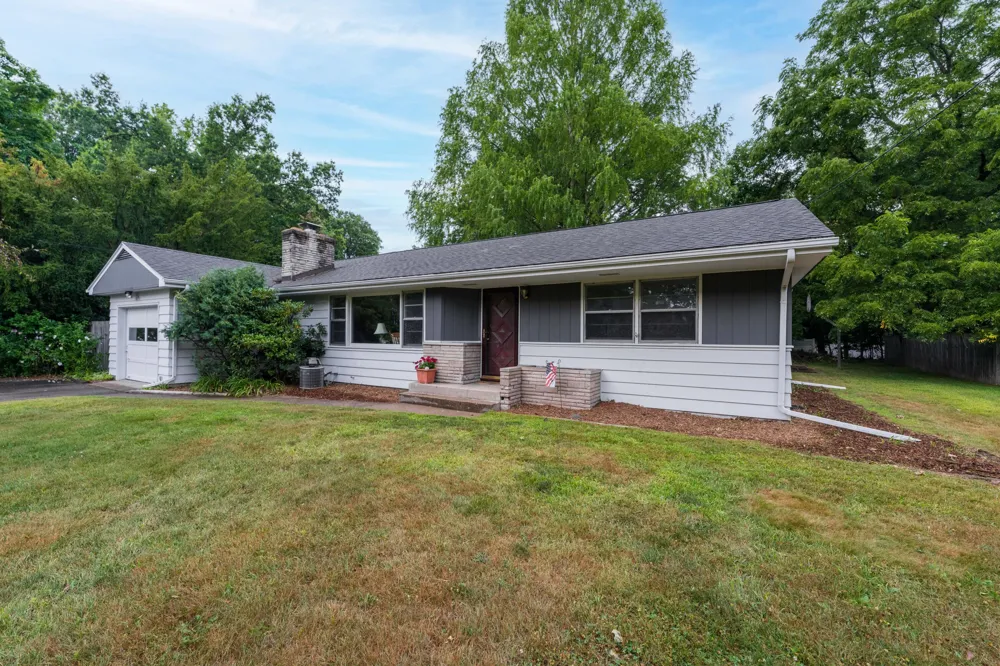 4342 Old Colony Road Kalamazoo, MI 49008