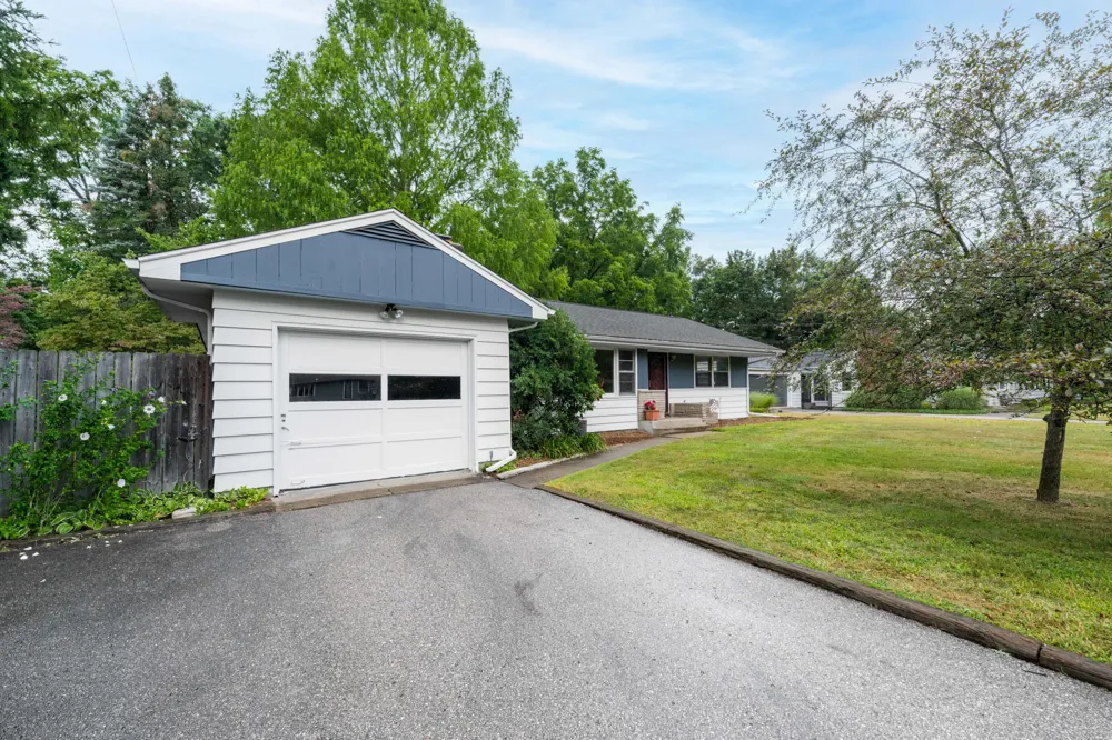 4342 Old Colony Road Kalamazoo, MI 49008
