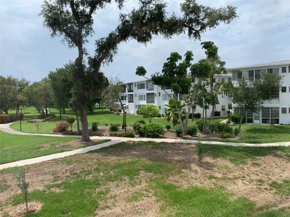 8126 112TH STREET #203 Seminole, FL 33772