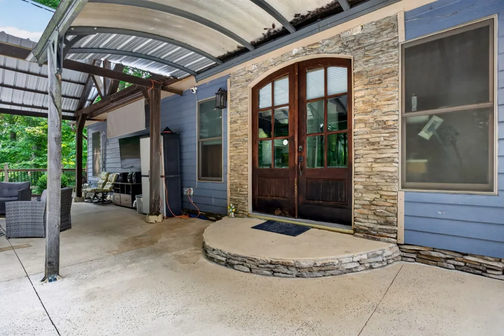1025 Lakeside Dr Smithville, TN 37166