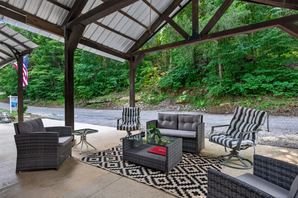 1025 Lakeside Dr Smithville, TN 37166