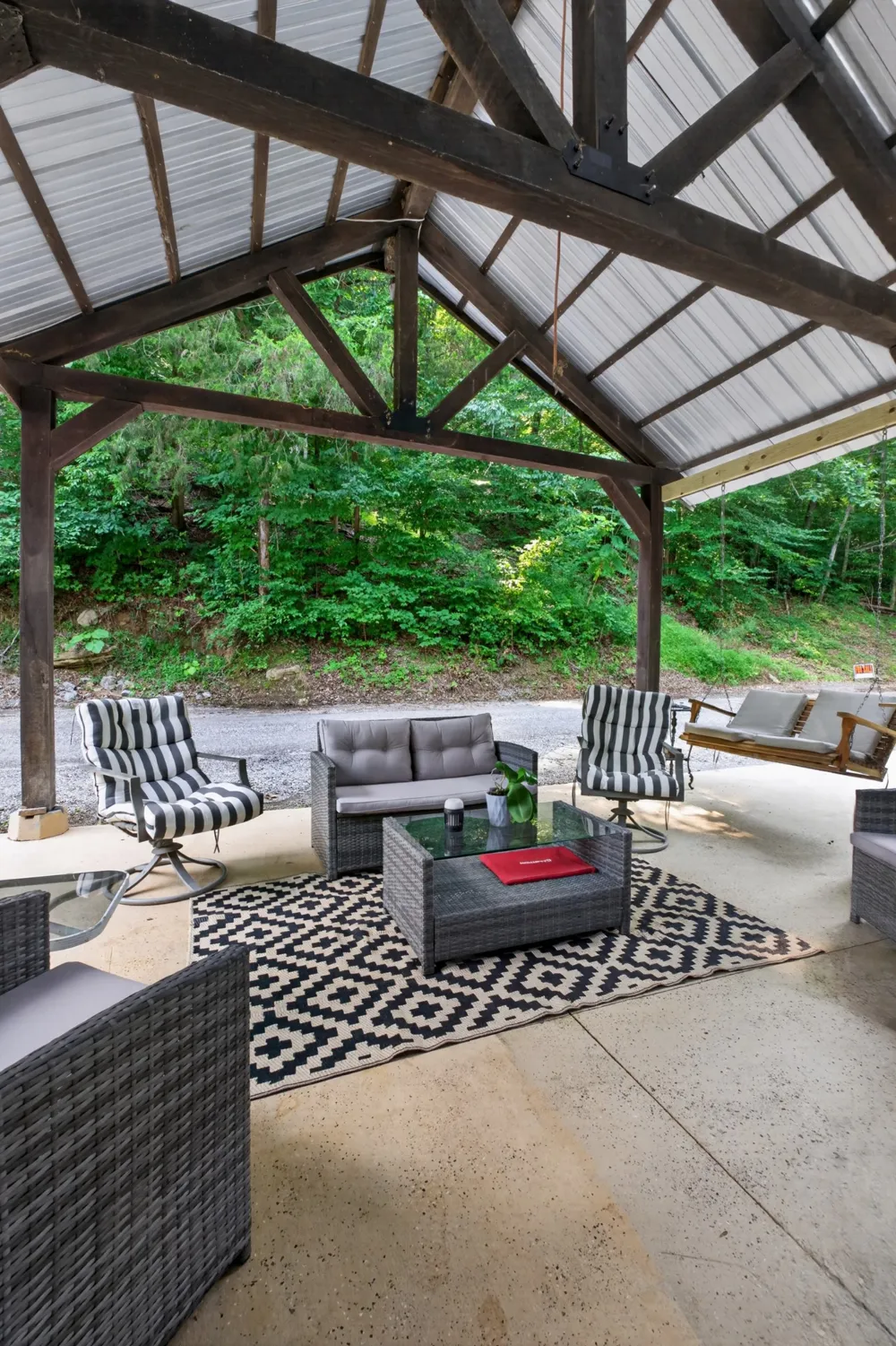 1025 Lakeside Dr Smithville, TN 37166