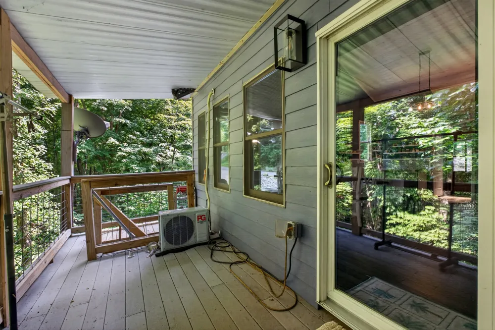 1025 Lakeside Dr Smithville, TN 37166