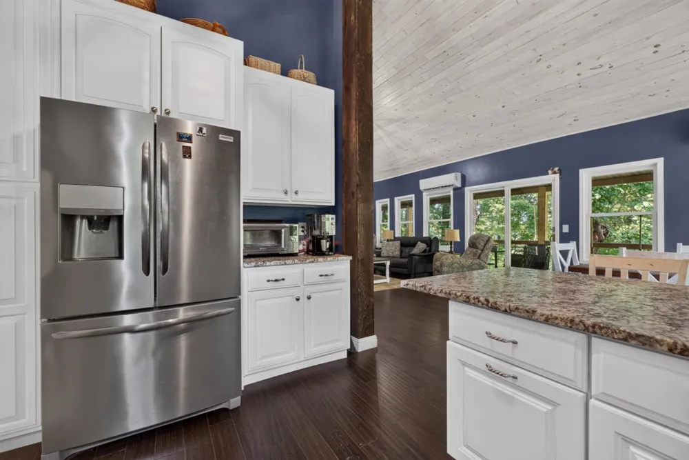 1025 Lakeside Dr Smithville, TN 37166