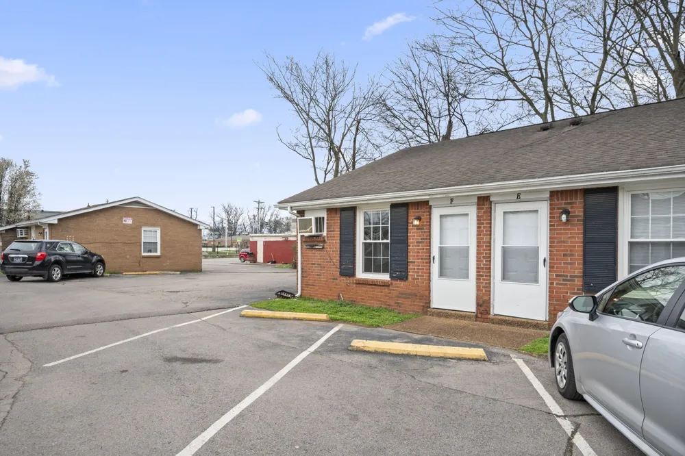 703 Power St #B Clarksville, TN 37042