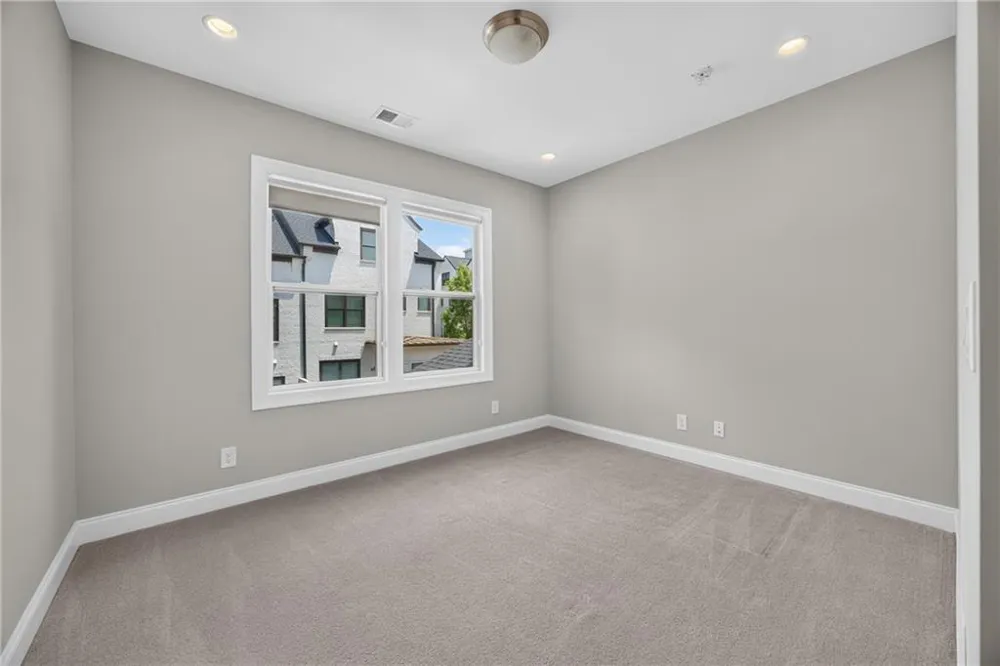 124 W Wieuca Road NE Sandy Springs, GA 30342