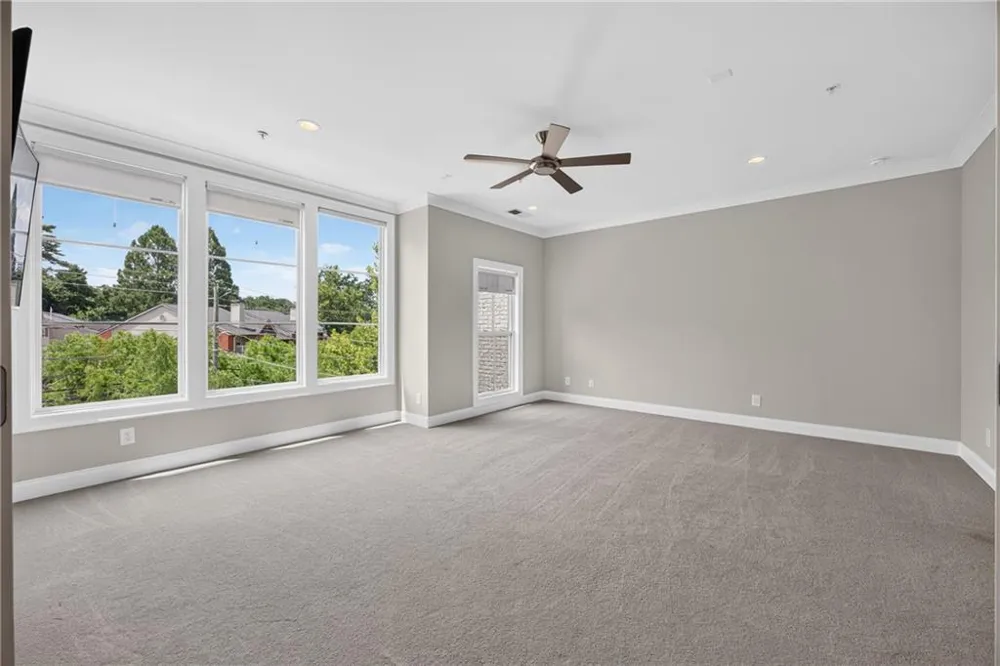 124 W Wieuca Road NE Sandy Springs, GA 30342