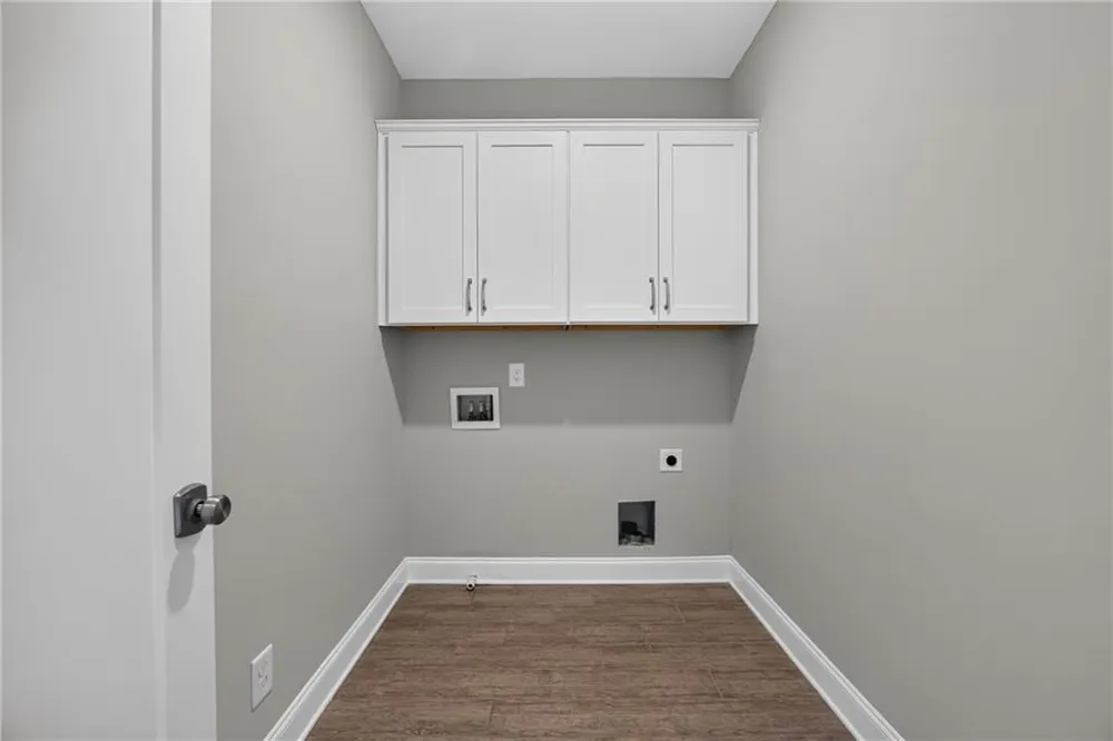 124 W Wieuca Road NE Sandy Springs, GA 30342