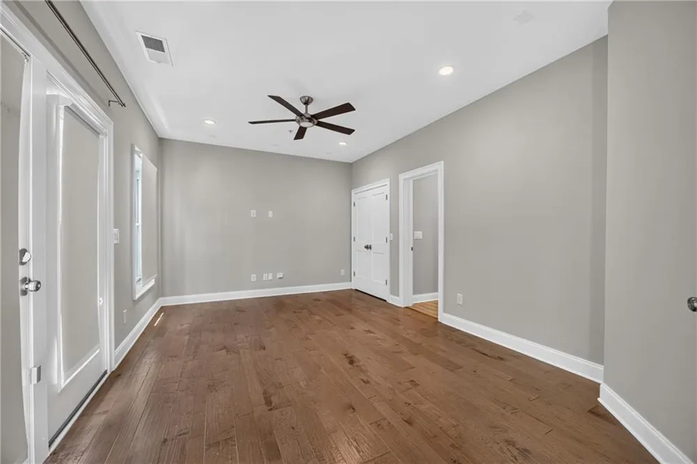 124 W Wieuca Road NE Sandy Springs, GA 30342