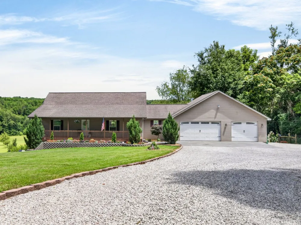 219 Zizka Dr Sparta, TN 38583